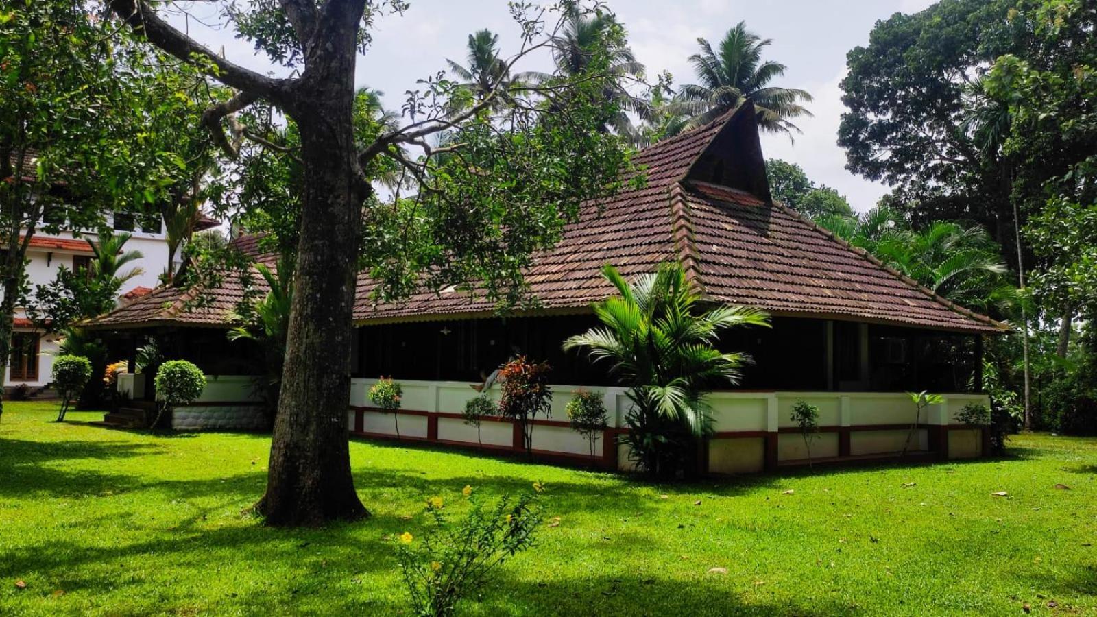The Pamba Heritage Villa Champakulam Esterno foto